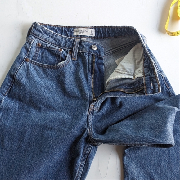 Ab & Fitch The Loose High Rise Curve Love - Picture 7 of 11